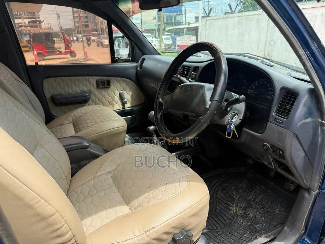 Toyota Hilux 1998 Blue
