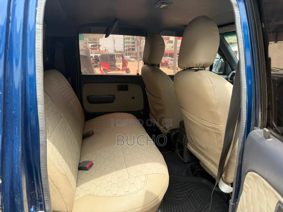 Toyota Hilux 1998 Blue