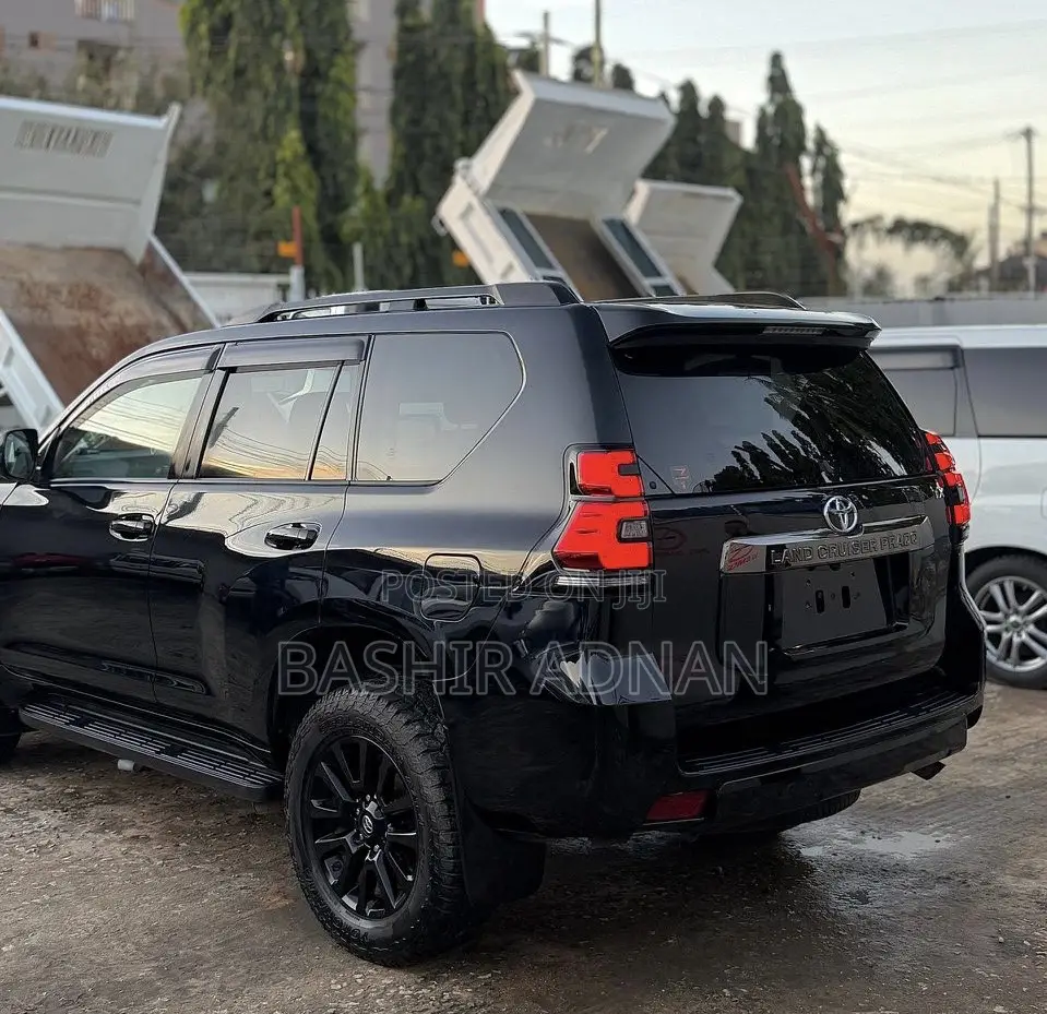 Toyota Land Cruiser Prado 2.8 2021 Matt Black