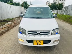 Toyota Noah 2.0 AWD (8 Seater) 2001 White