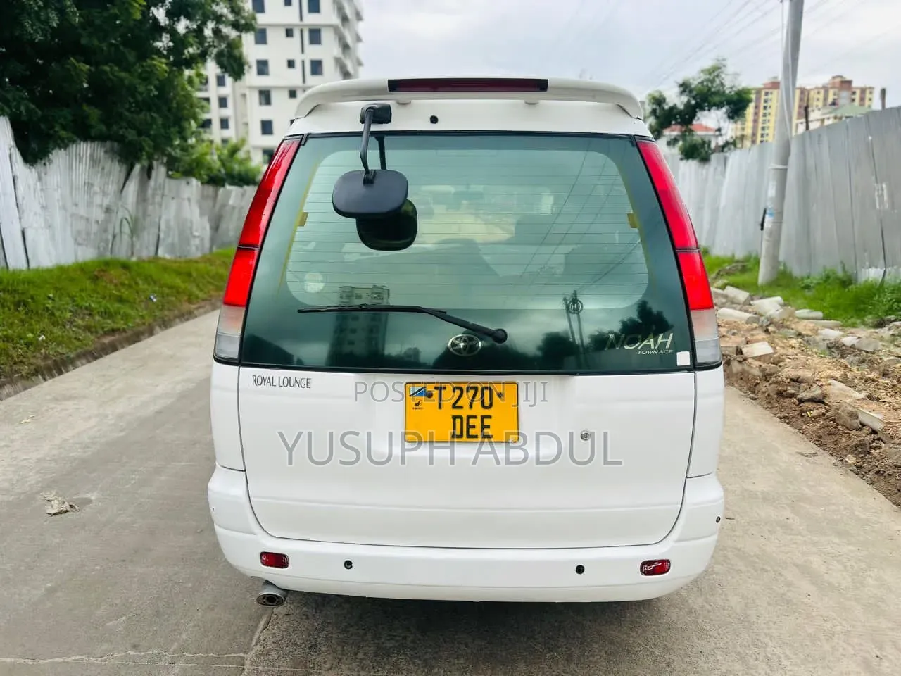 Toyota Noah 2.0 AWD (8 Seater) 2001 White