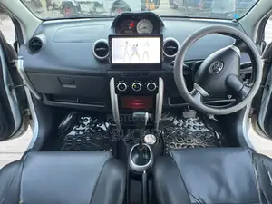 Toyota IST 2004 Silver