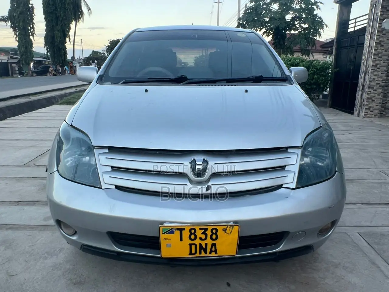 Toyota IST 2004 Silver