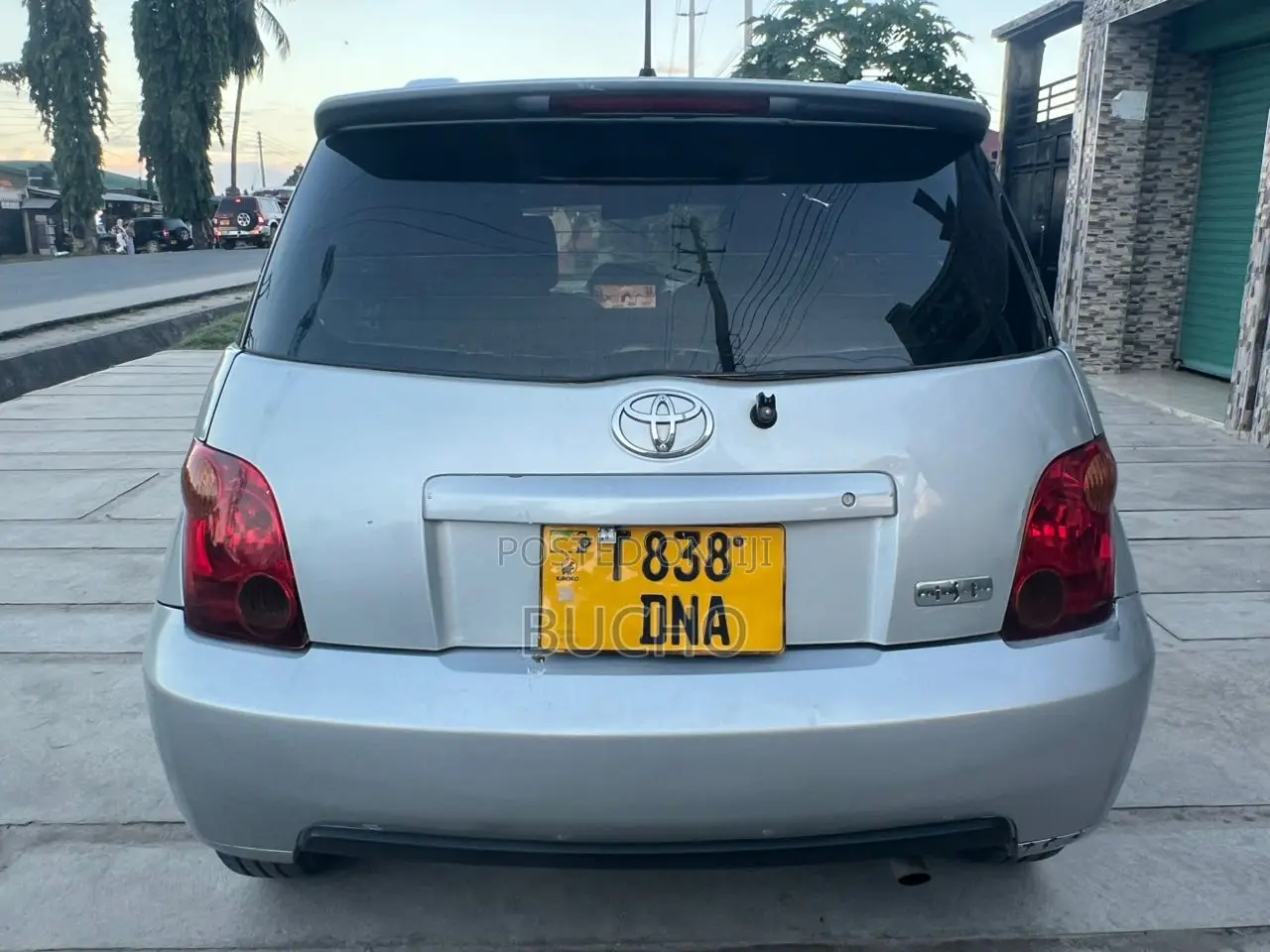 Toyota IST 2004 Silver