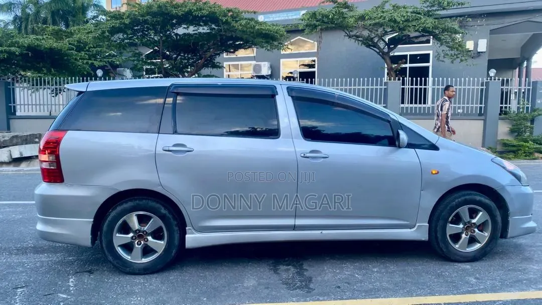 Toyota Wish 2006 Silver