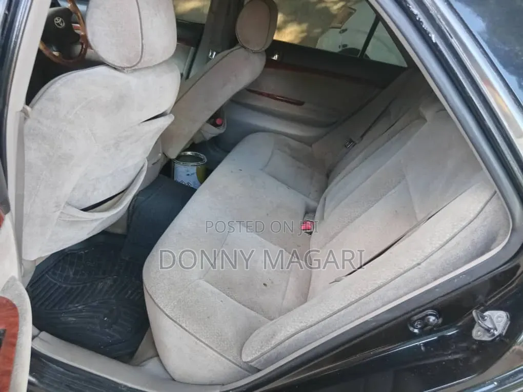 Toyota Mark II 2000 Black