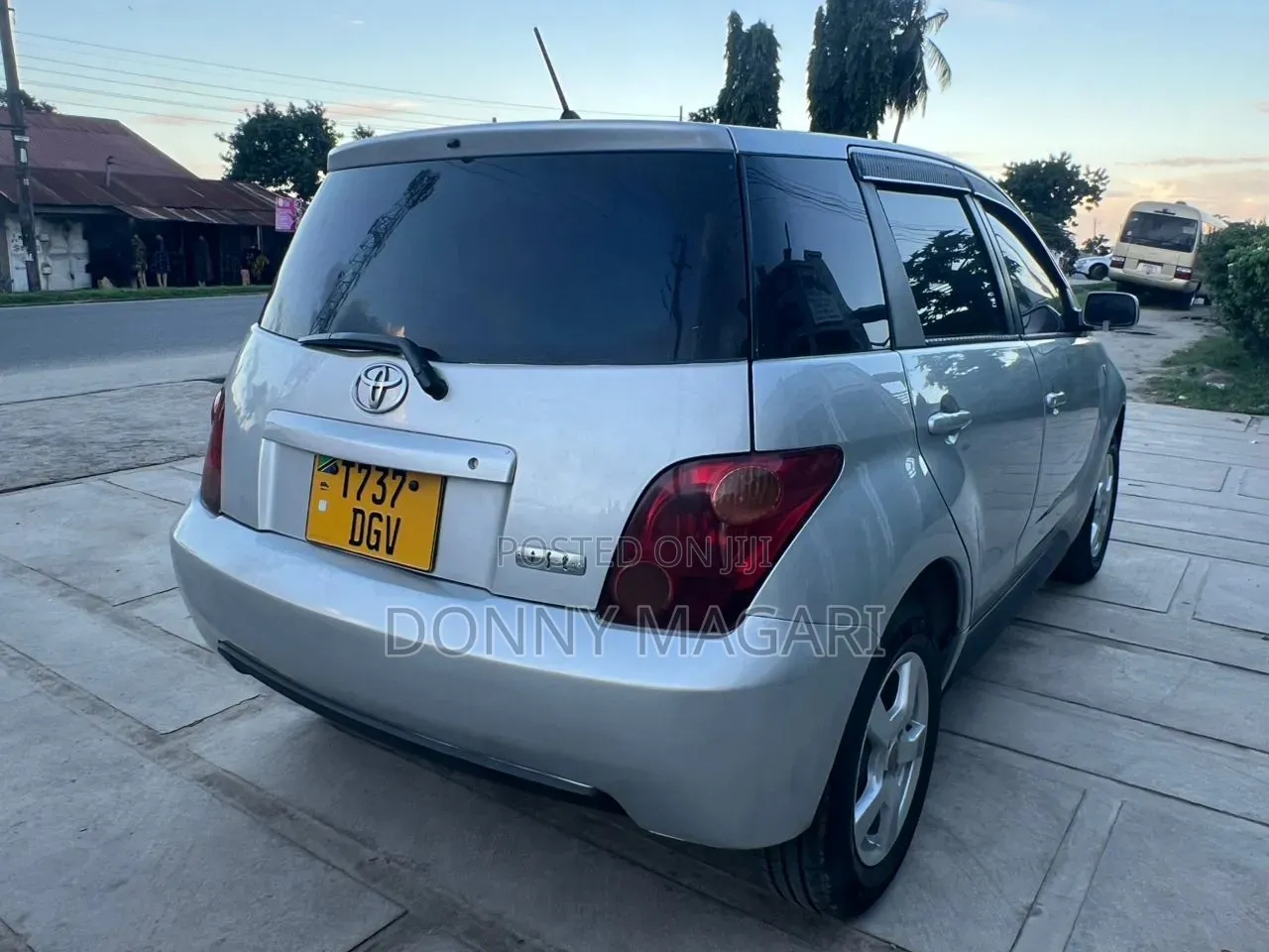 Toyota IST 2003 Silver