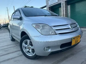 Toyota IST 2003 Silver