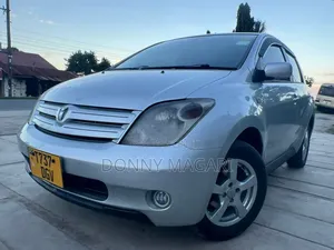 Toyota IST 2003 Silver