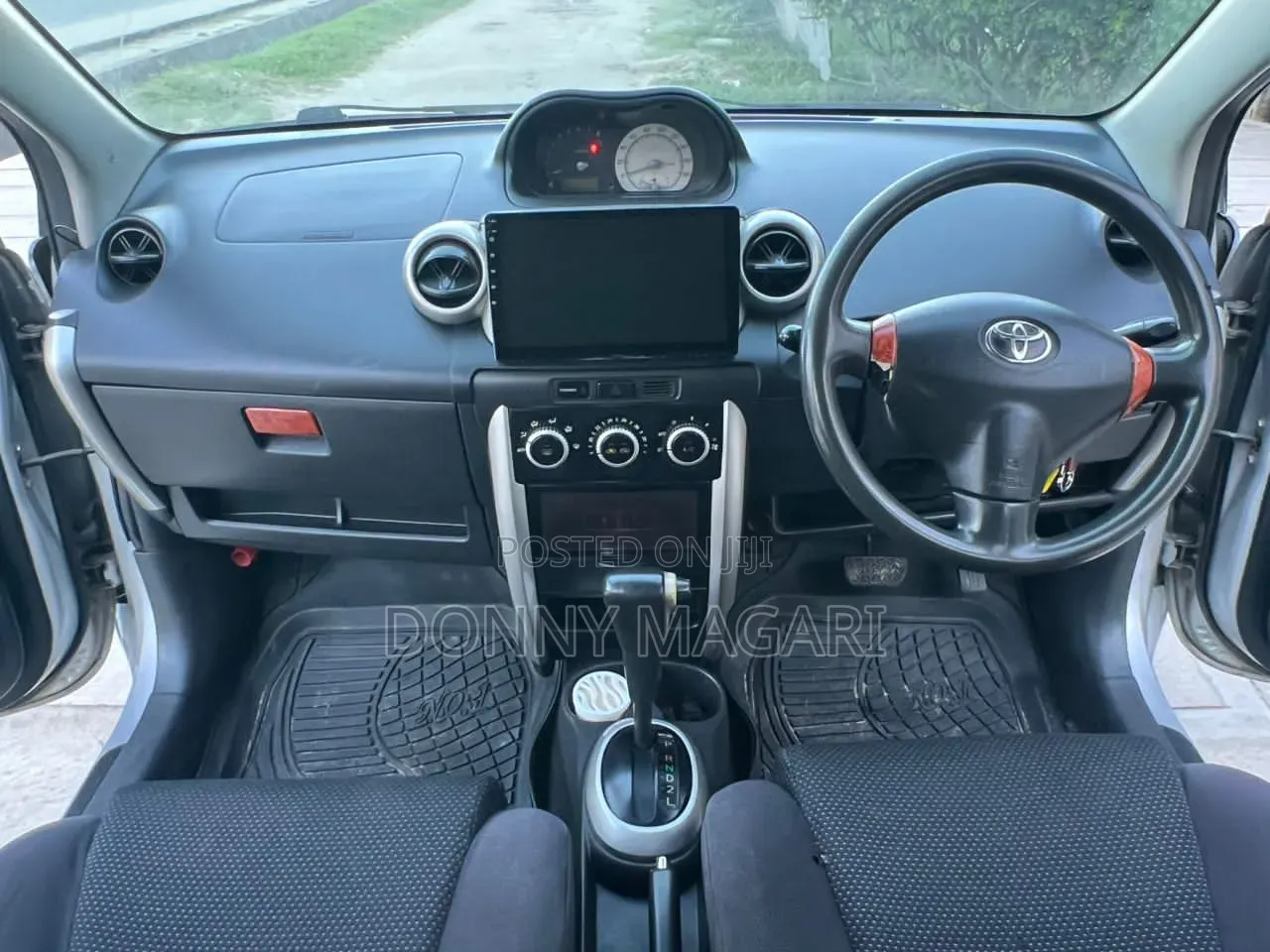Toyota IST 2003 Silver
