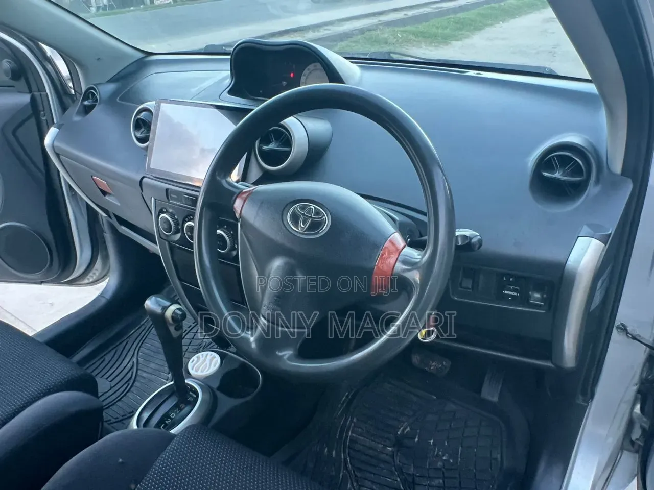 Toyota IST 2003 Silver