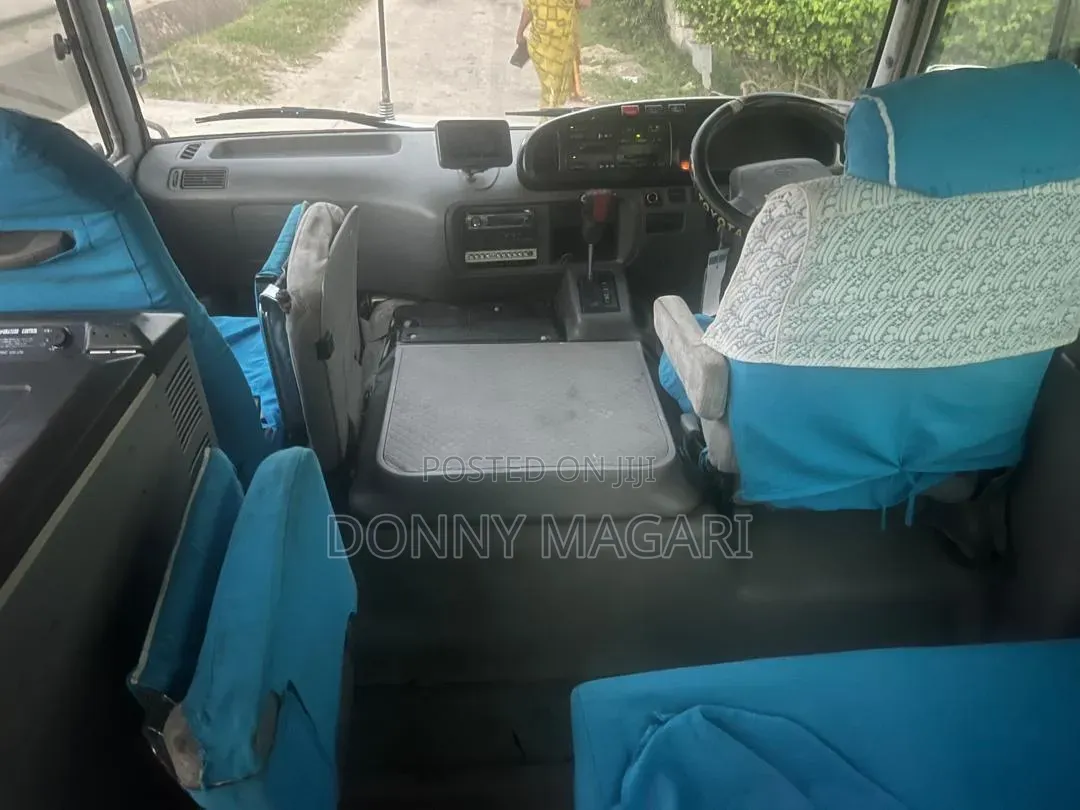 Toyota Coaster 2004 Gold