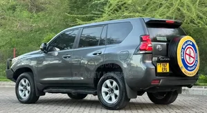 Toyota Land Cruiser Prado 2016 Gray