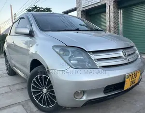 Toyota IST 2002 Silver