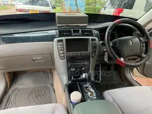 Toyota Crown 2006 White