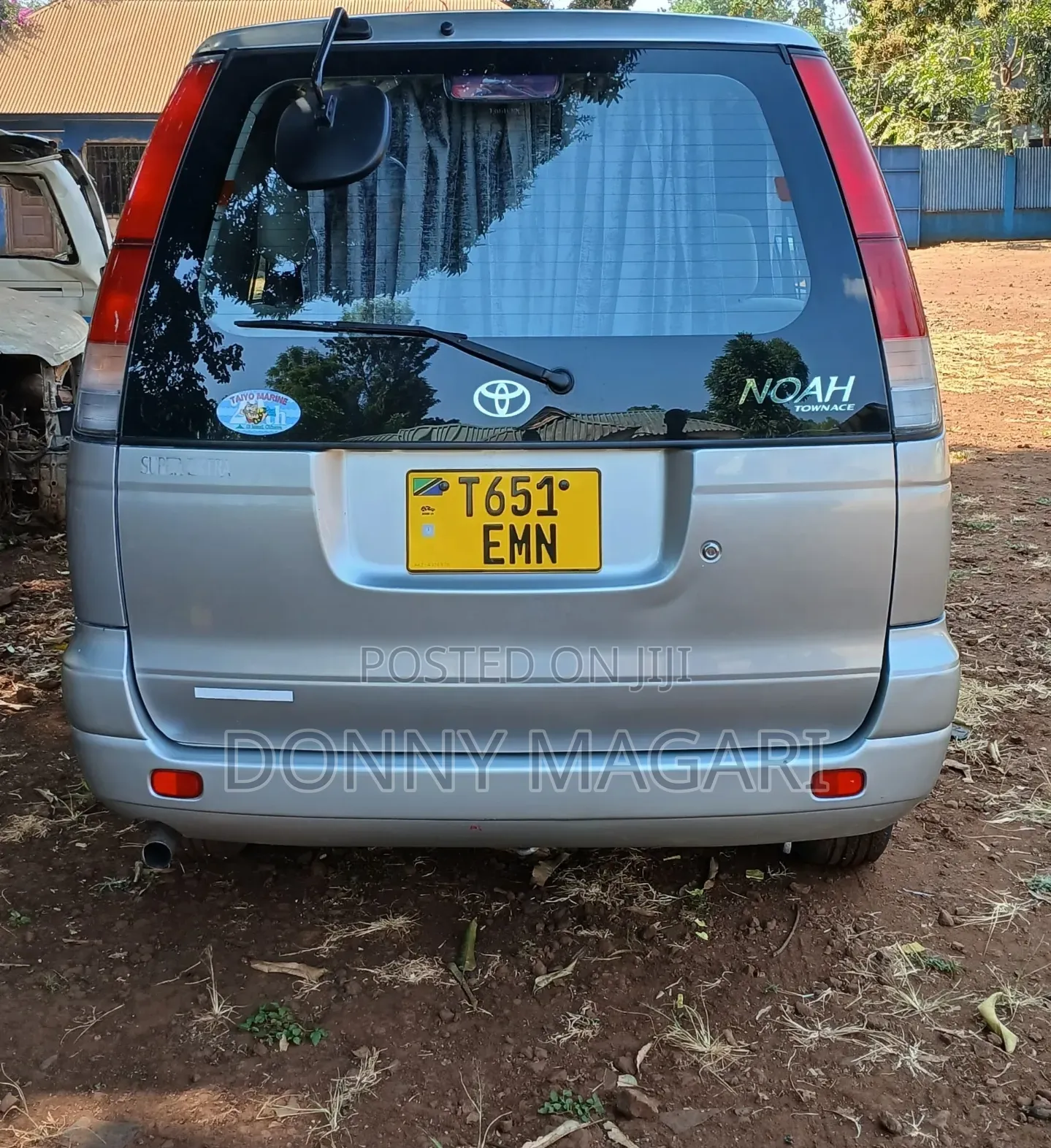 Toyota Noah 2001 Silver