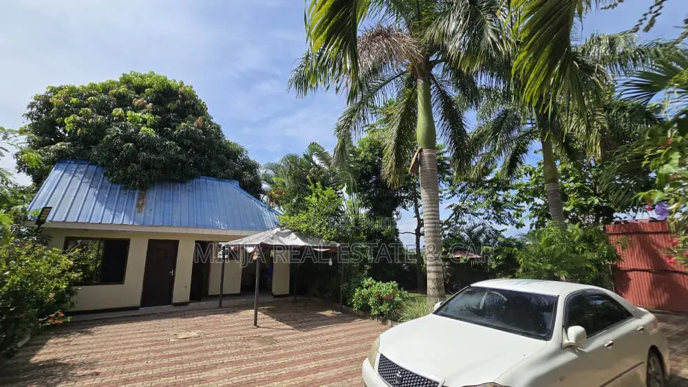 4bdrm House in Goba for sale