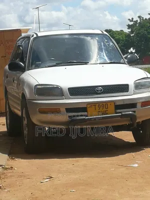Toyota RAV4 2004 White