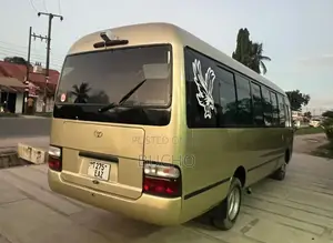 Toyota Coaster 1980 Gold