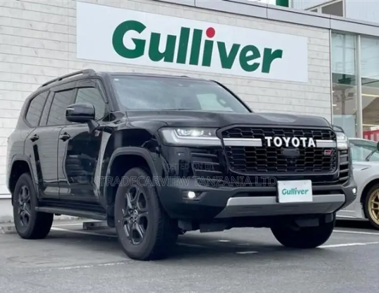 Toyota Land Cruiser LC300 2024 Black