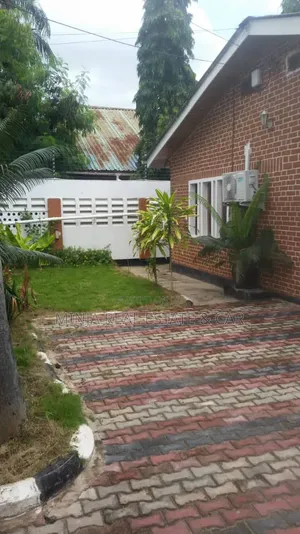 4bdrm House in Mikocheni for rent