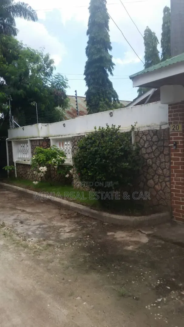 4bdrm House in Mikocheni for rent