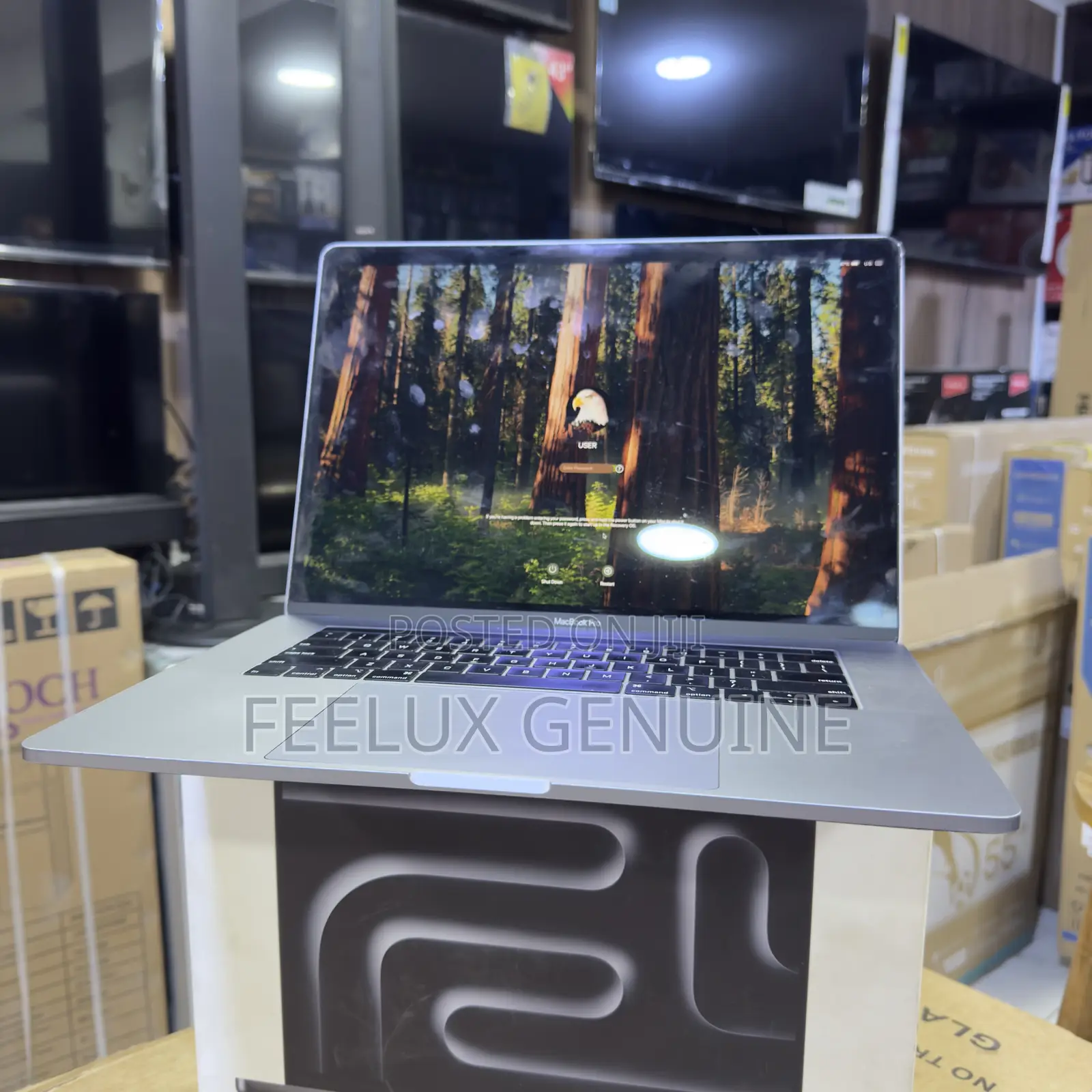 Laptop Apple MacBook Pro 2018 16GB Intel Core i7 SSD 500GB