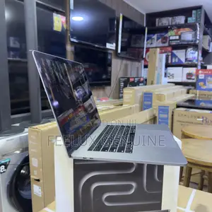 Laptop Apple MacBook Pro 2018 16GB Intel Core i7 SSD 500GB