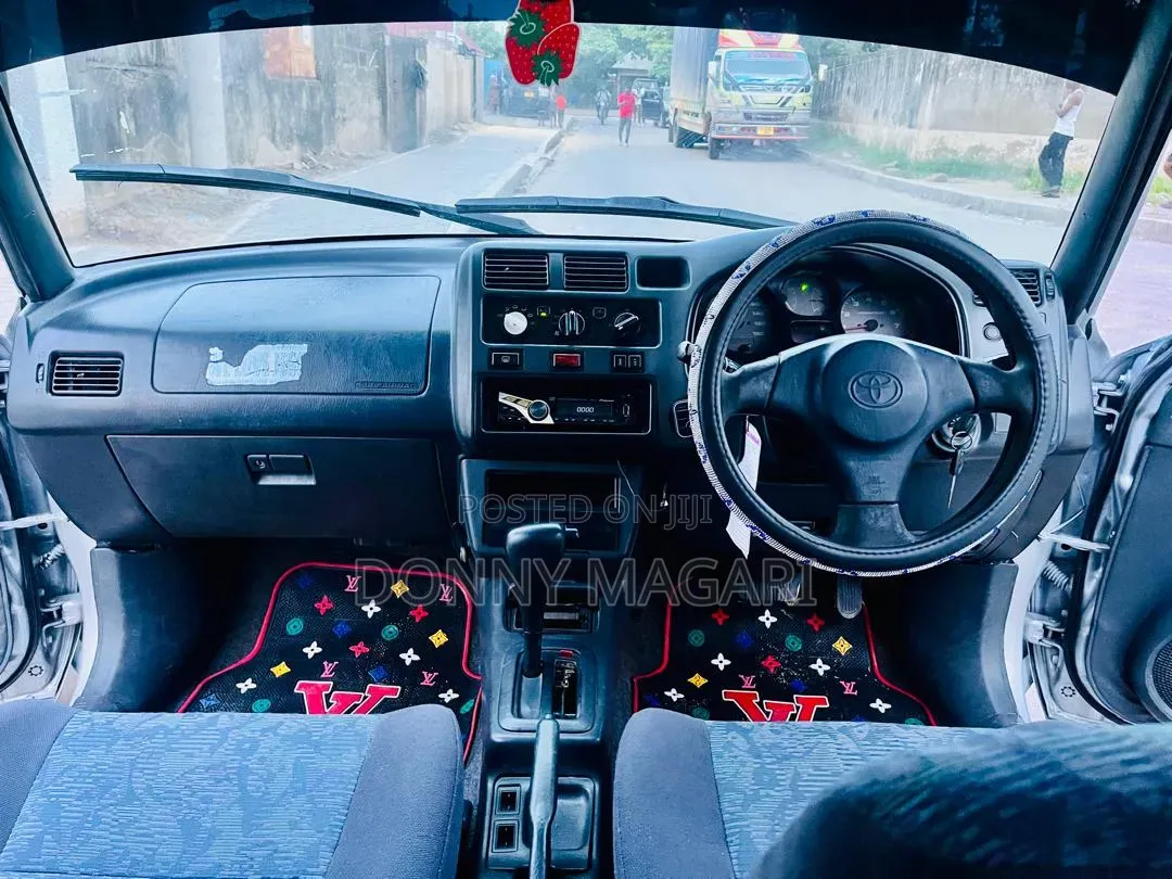 Toyota RAV4 Cabriolet 1998 White