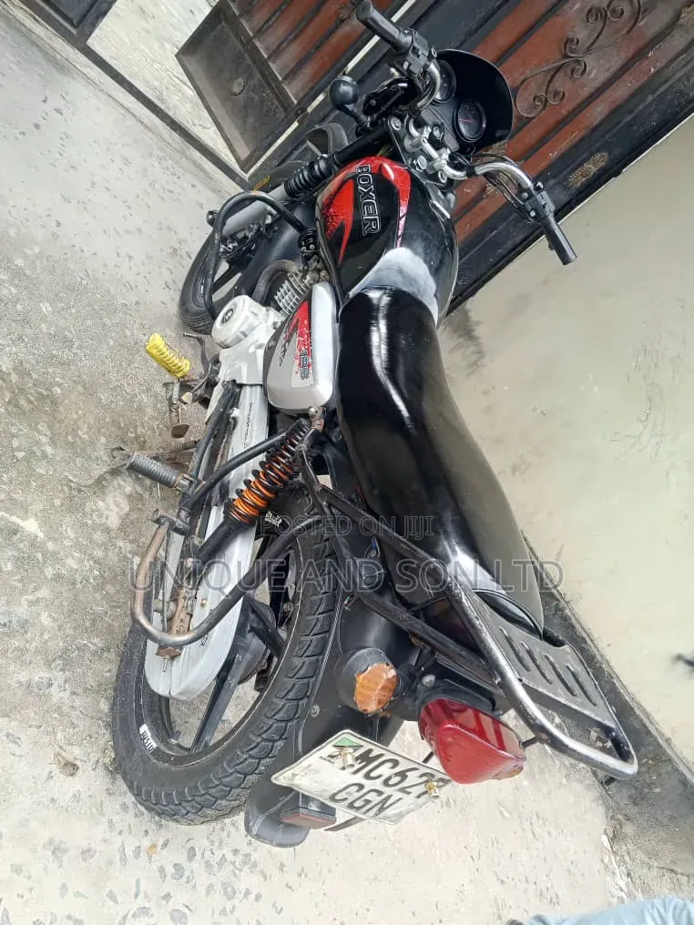 Bajaj Boxer X125 2023 Black