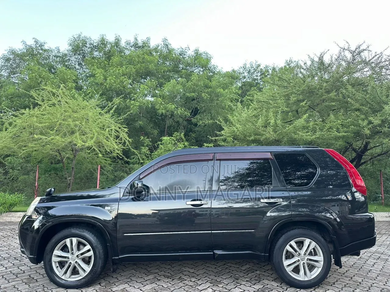 Nissan X-Trail 2011 Black