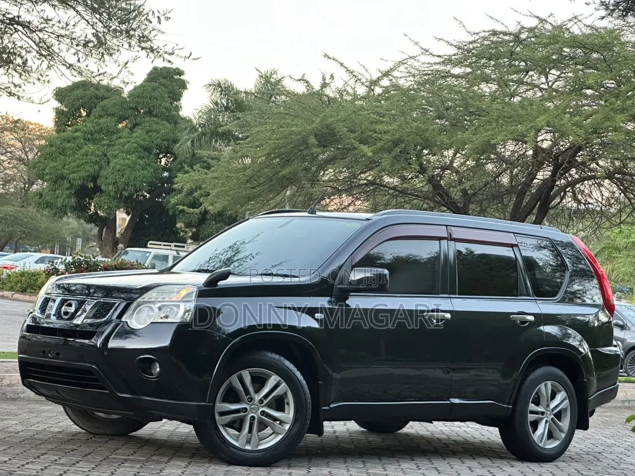Nissan X-Trail 2011 Black