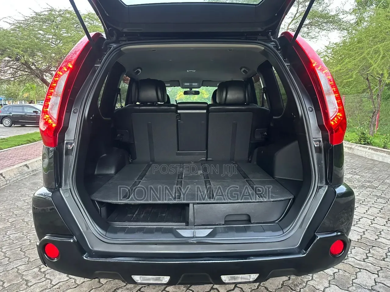 Nissan X-Trail 2011 Black