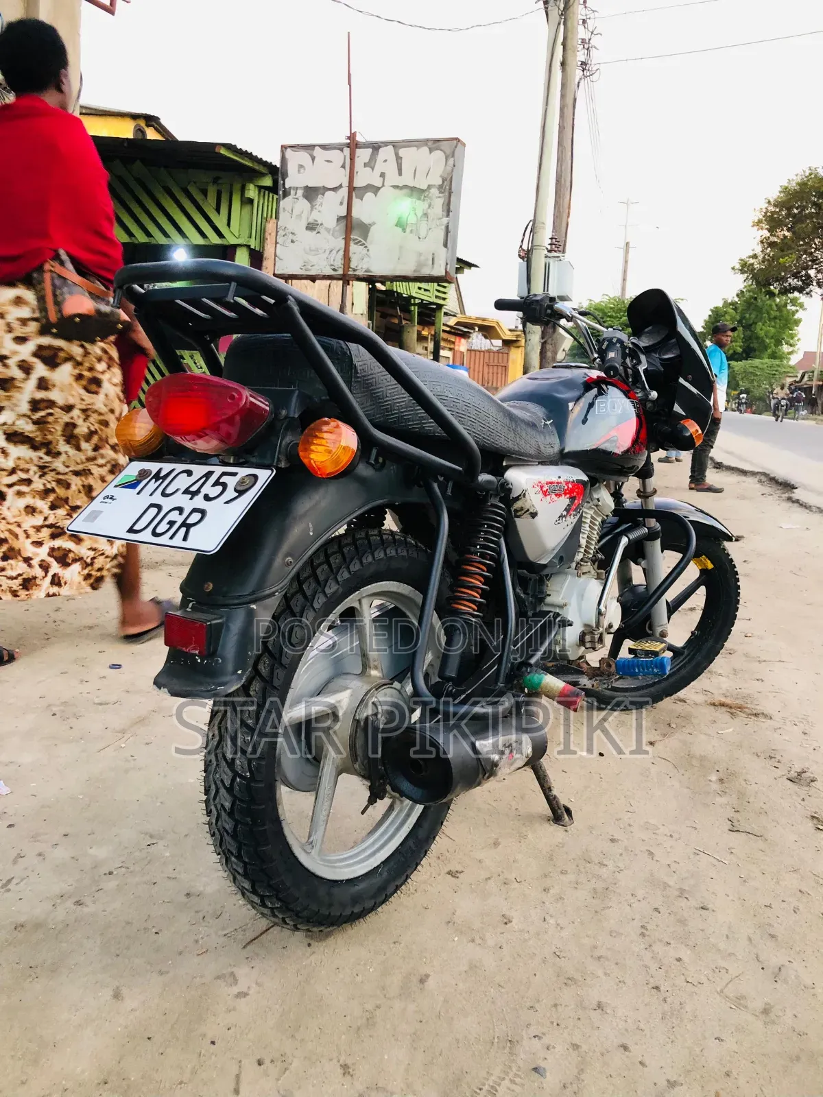 New Bajaj Boxer X125 2024 Black