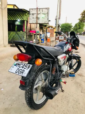 New Bajaj Boxer X125 2024 Black
