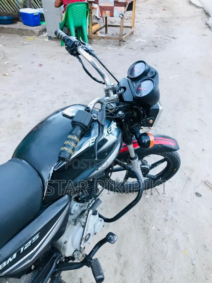 Bajaj Boxer 125 2024 Black