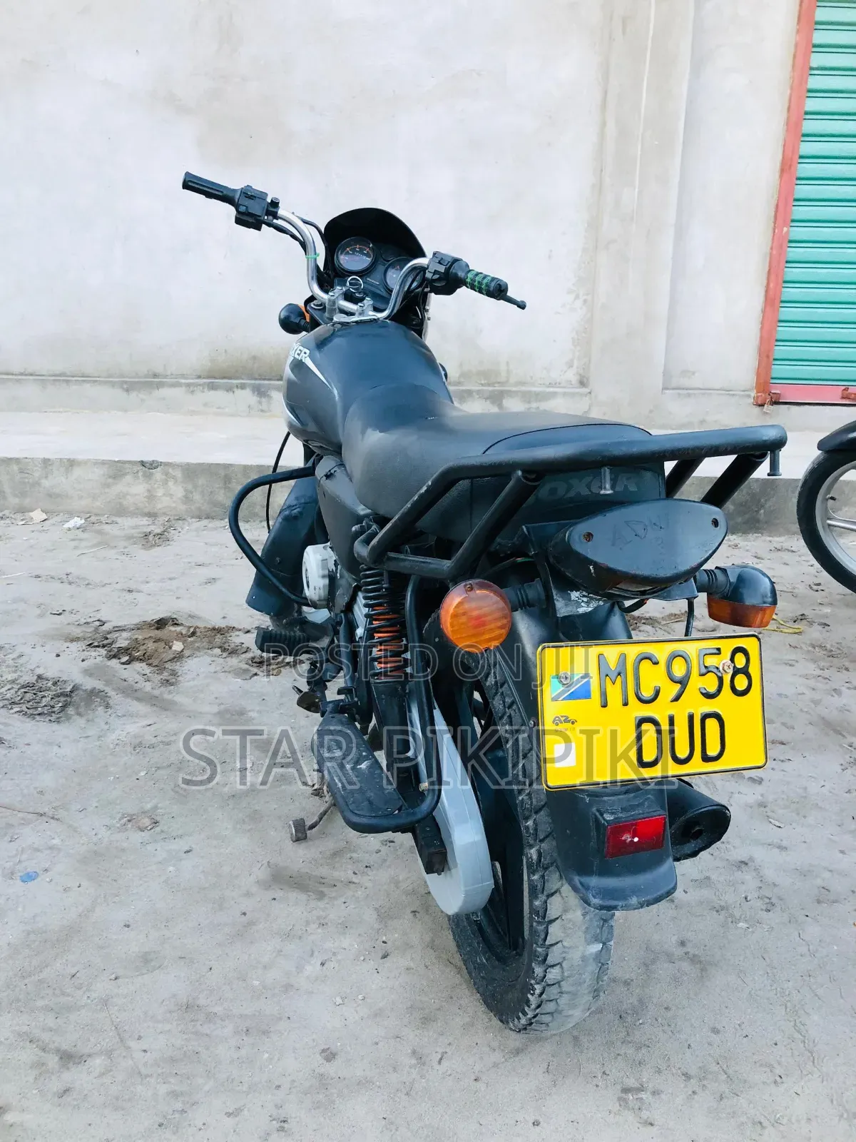 New Bajaj Boxer 125 2024 Black