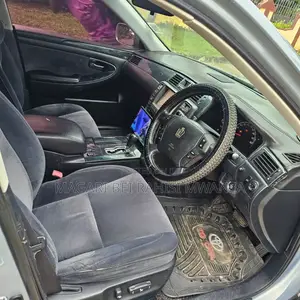 Toyota Crown 2004 Blue