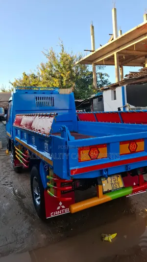 Mitsubish Canter Tipper 4d33 Tone 1⁄2