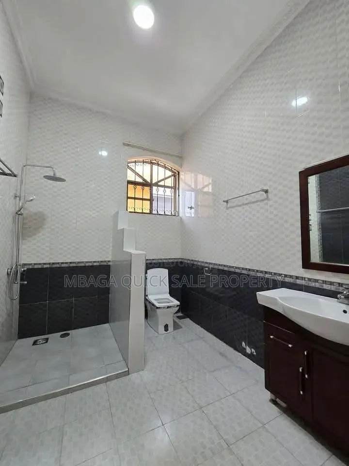 3bdrm Apartment in Mbezi Beach, Kimara for rent