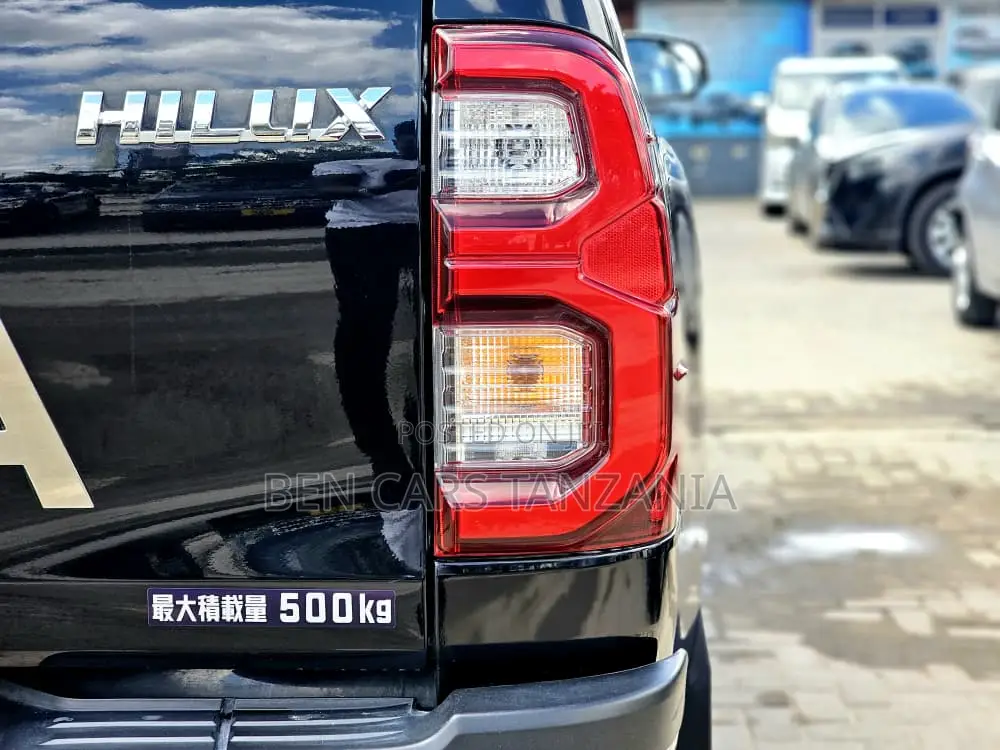 Toyota Hilux Revo Double Cab Deisel 2.4 AWD 2022 Black