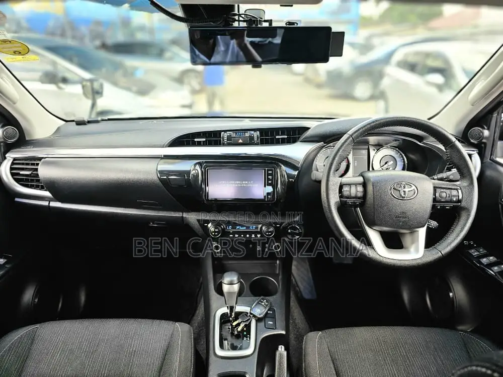 Toyota Hilux Revo Double Cab Deisel 2.4 AWD 2022 Black