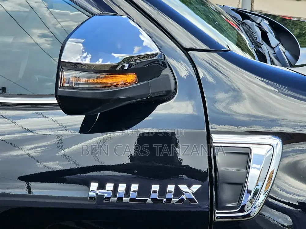 Toyota Hilux Revo Double Cab Deisel 2.4 AWD 2022 Black