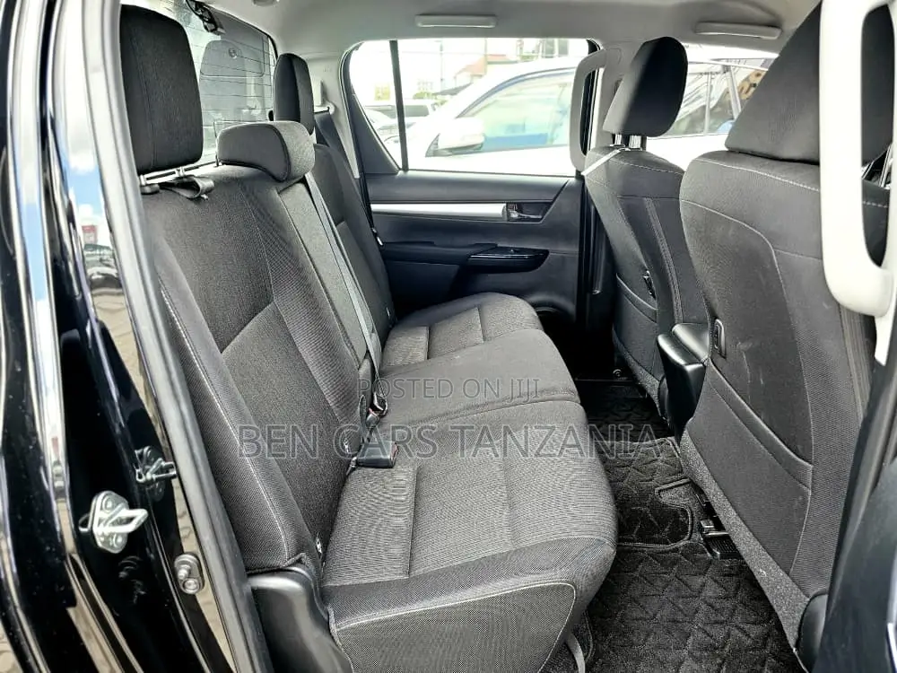 Toyota Hilux Revo Double Cab Deisel 2.4 AWD 2022 Black