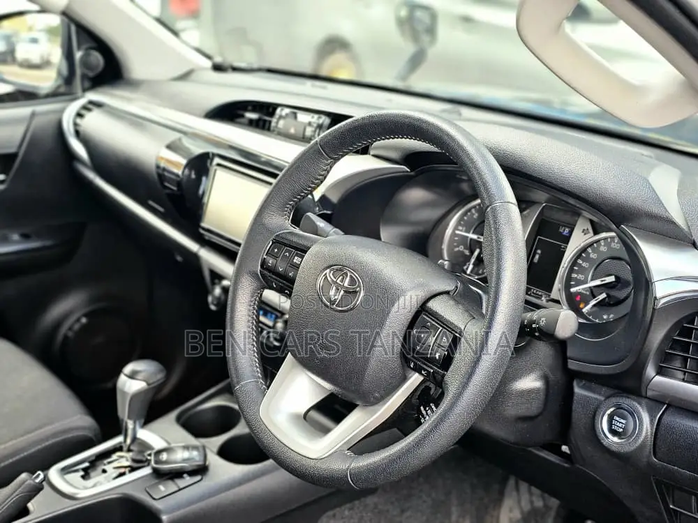 Toyota Hilux Revo Double Cab Deisel 2.4 AWD 2022 Black
