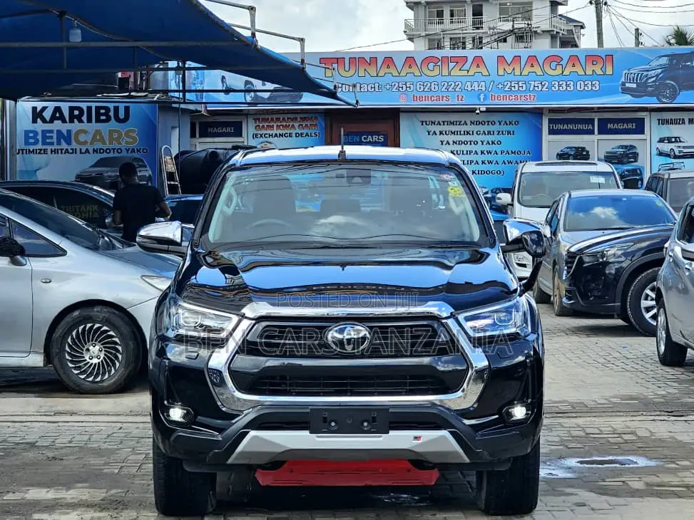 Toyota Hilux Revo Double Cab Deisel 2.4 AWD 2022 Black