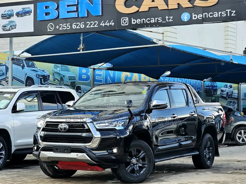 Toyota Hilux Revo Double Cab Deisel 2.4 AWD 2022 Black