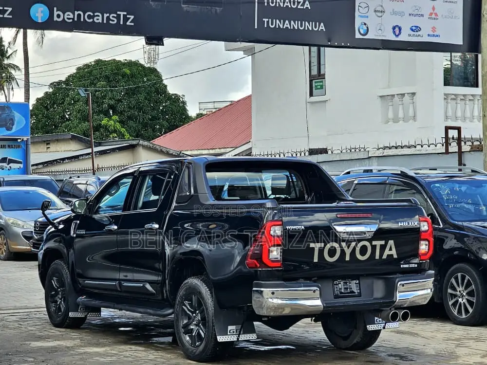 Toyota Hilux Revo Double Cab Deisel 2.4 AWD 2022 Black