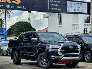 Toyota Hilux Revo Double Cab Deisel 2.4 AWD 2022 Black