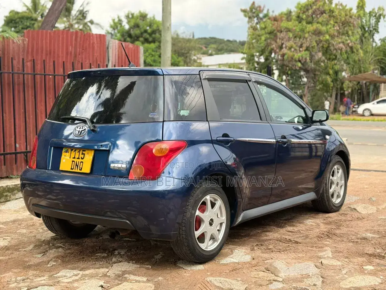 Toyota IST 2004 Purple
